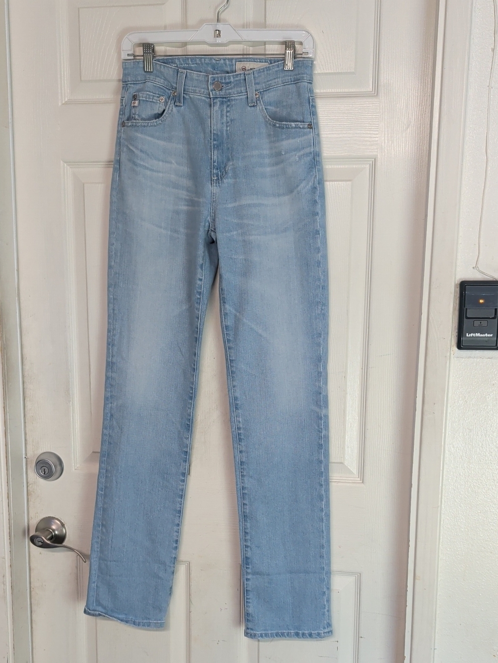 AG JEANS Saige High-Rise Straight Leg Size 26 Light Wash Denim Luxury Chic